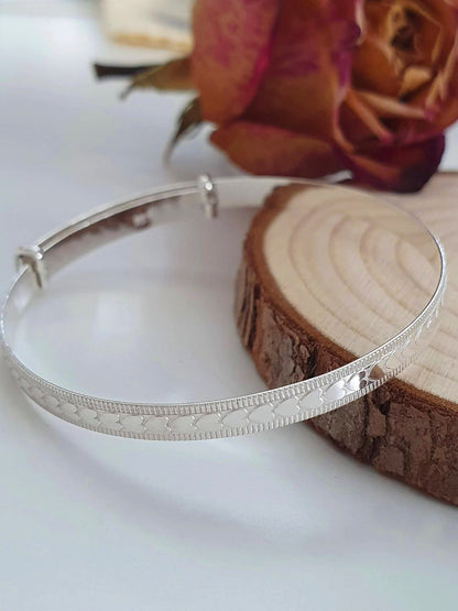 Heart Design / Pattern Expanding / Expandable / Adjustable Bangle Bracelet for Baby/Child/ 