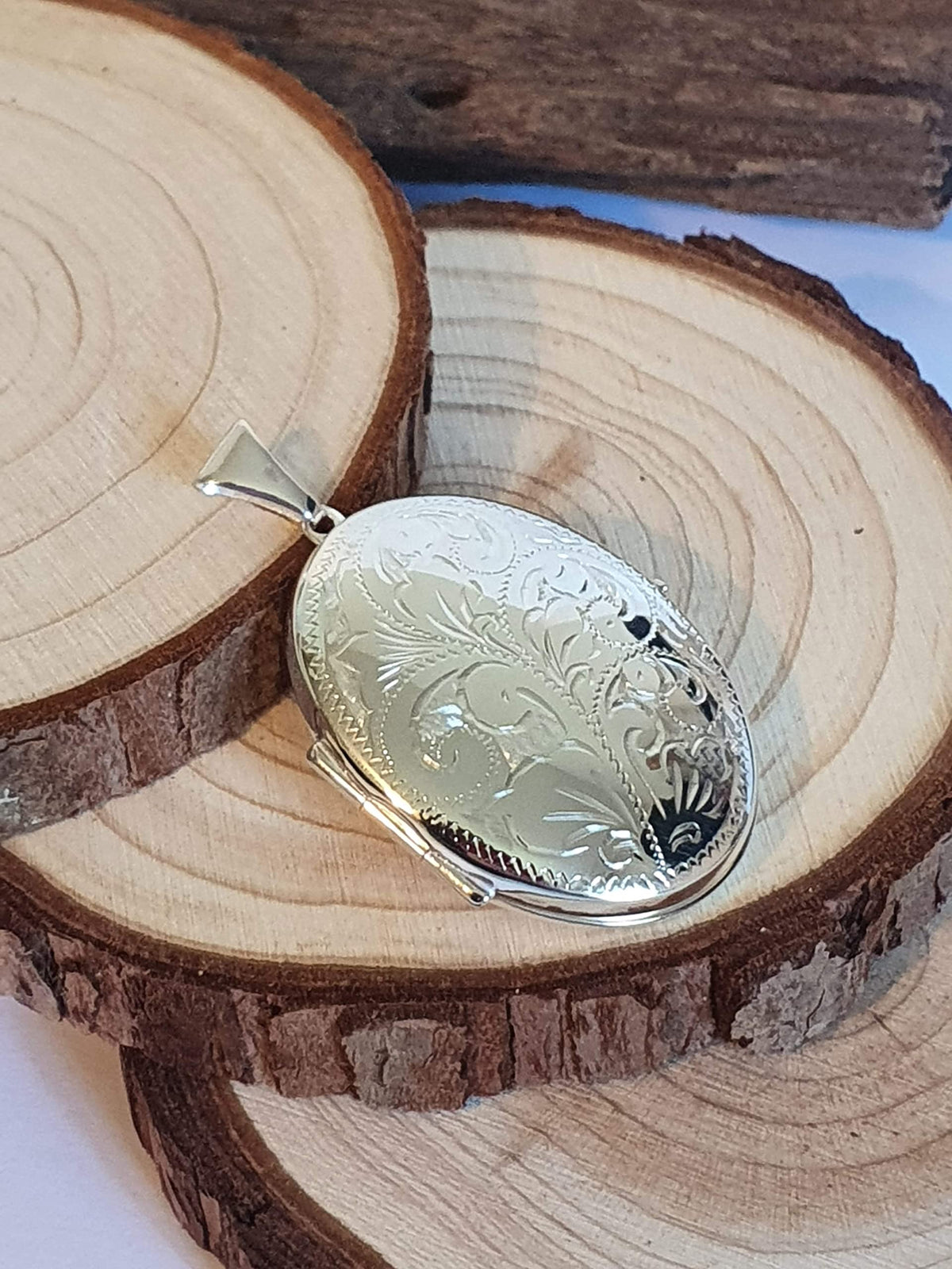 Large Oval Victorian Foliate Engraved Pattern Sterling Silver Locket for Women/Ladies/Girl 
