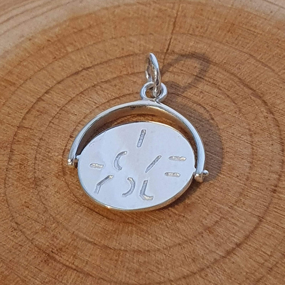 I Love You Round Spinner Sterling Silver Charm Pendant– Hidden Message Love Jewellery for Women – I Love You Gifts for Her or Him – Romantic Women's Pendant – Love Gifts for Him or Her