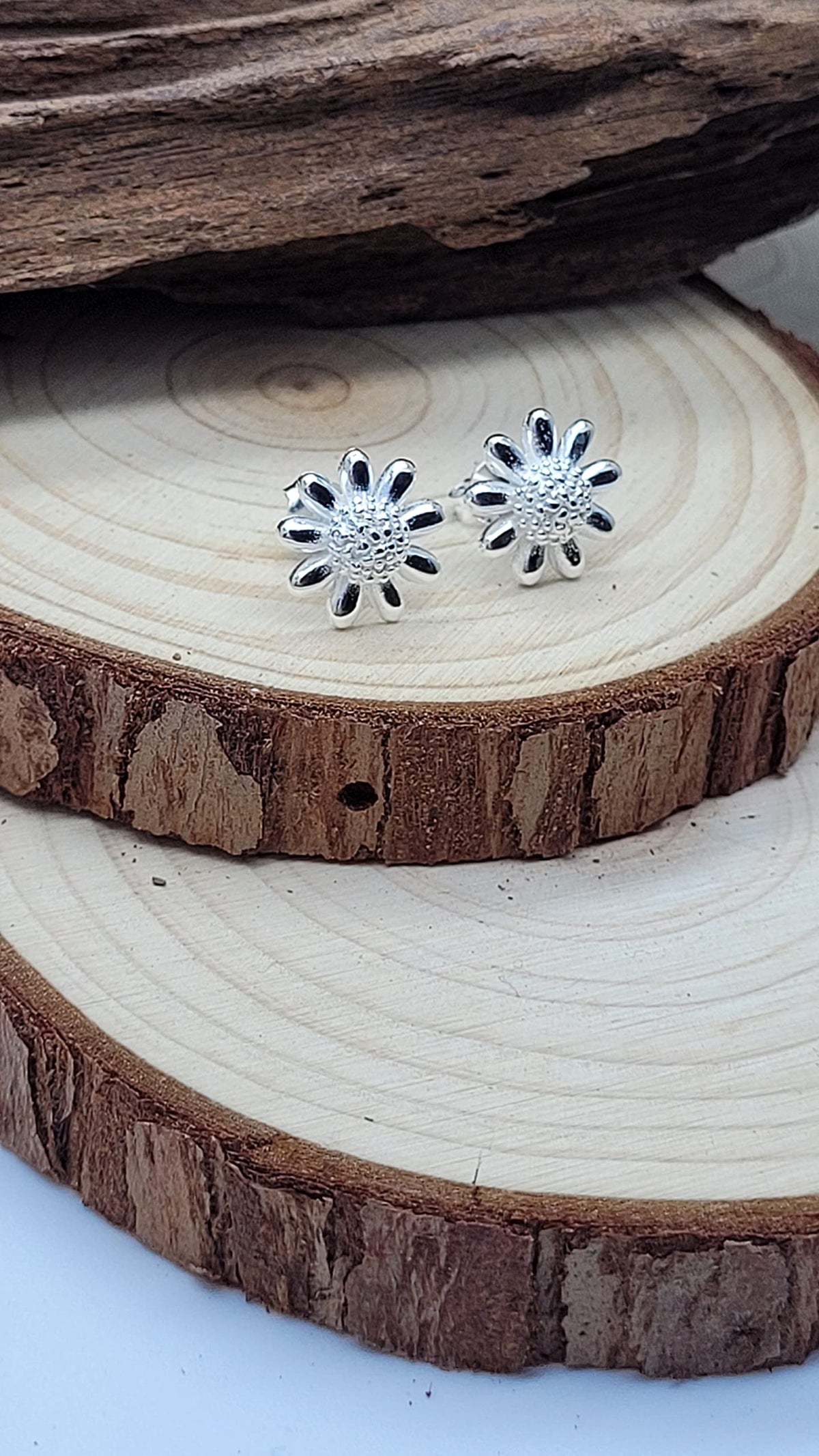 Daisy Flower Stud Earrings/Pair of Ear Studs for Women Teenagers Children Childs Girls Kids - 925 Sterling Silver - Sweet & Pretty Stud Earrings