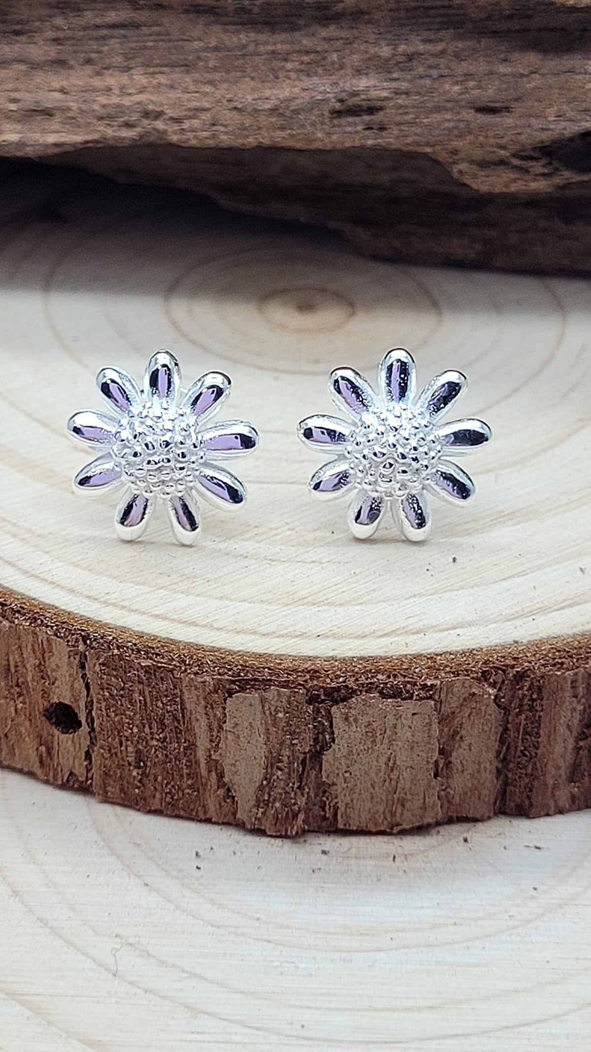 Daisy Flower Stud Earrings/Pair of Ear Studs for Women Teenagers Children Childs Girls Kids - 925 Sterling Silver - Sweet & Pretty Stud Earrings